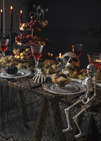Duży Obrus Pajęczyna foliowy Ozdoba na Stół Urodziny Halloween 135x180cm