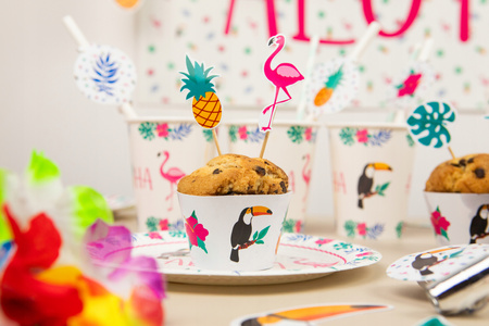 Pikery Kolorowe Aloha Party Hawajskie na muffinki babeczki urodziny 6szt