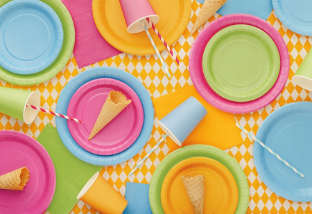 Talerzyki Papierowe Ciemne Różowe na Urodziny Roczek Komunię Ślub 18cm 6szt