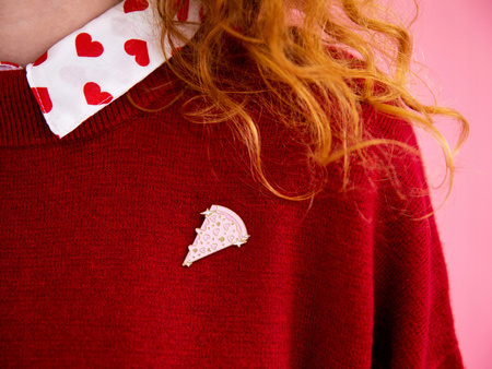 Elegancka Przypinka Pizza Serduszka Różowa Złota Metalowa na Ubranie 3,5cm