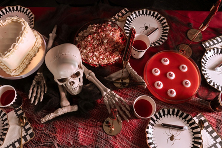 Talerzyki Złoty Pająk papierowe Dekoracje na urodziny Halloween 23cm 6szt