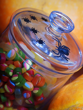 Konfetti Czarne Pająki Ozdoba Dekoracja na Stół Halloween 1,2cm 15g 500szt