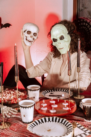 Maska Czaszka Święąca w Ciemności Strój Przebranie na Halloween Bal 17x27cm