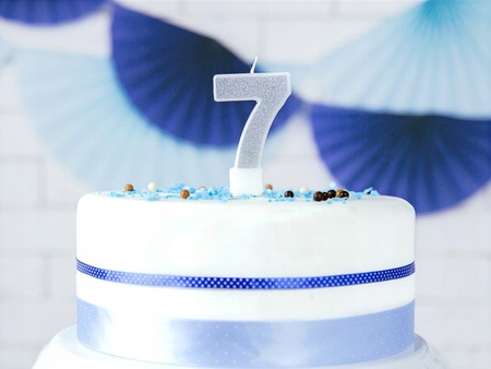 Świeczka Srebrna Brokatowa na 7 urodziny tort 7cm